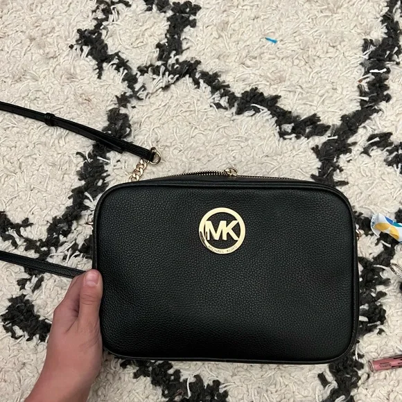 michael kors cross body bag - Picture 4 of 4
